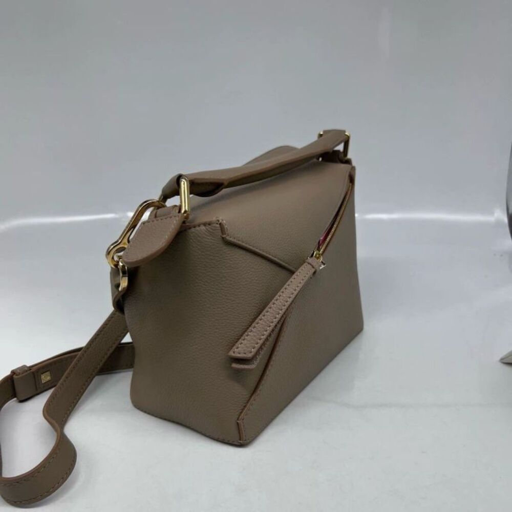 Loewe Women Pre-Loved Bag Brand New Condition - Picture 6 of 9